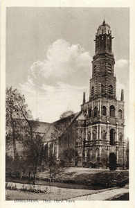 12369 Gezicht op de toren van de N.H. Nicolaaskerk (Kronenburgplantsoen) te IJsselstein, na de restauratie.
